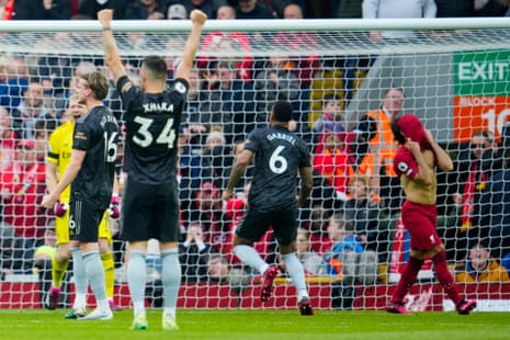 Mo Salah misses his penalty