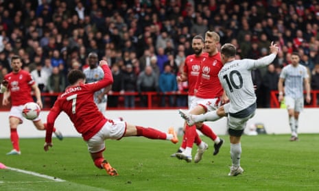 Wolverhampton Wanderers' Daniel Podence scores their equaliser.